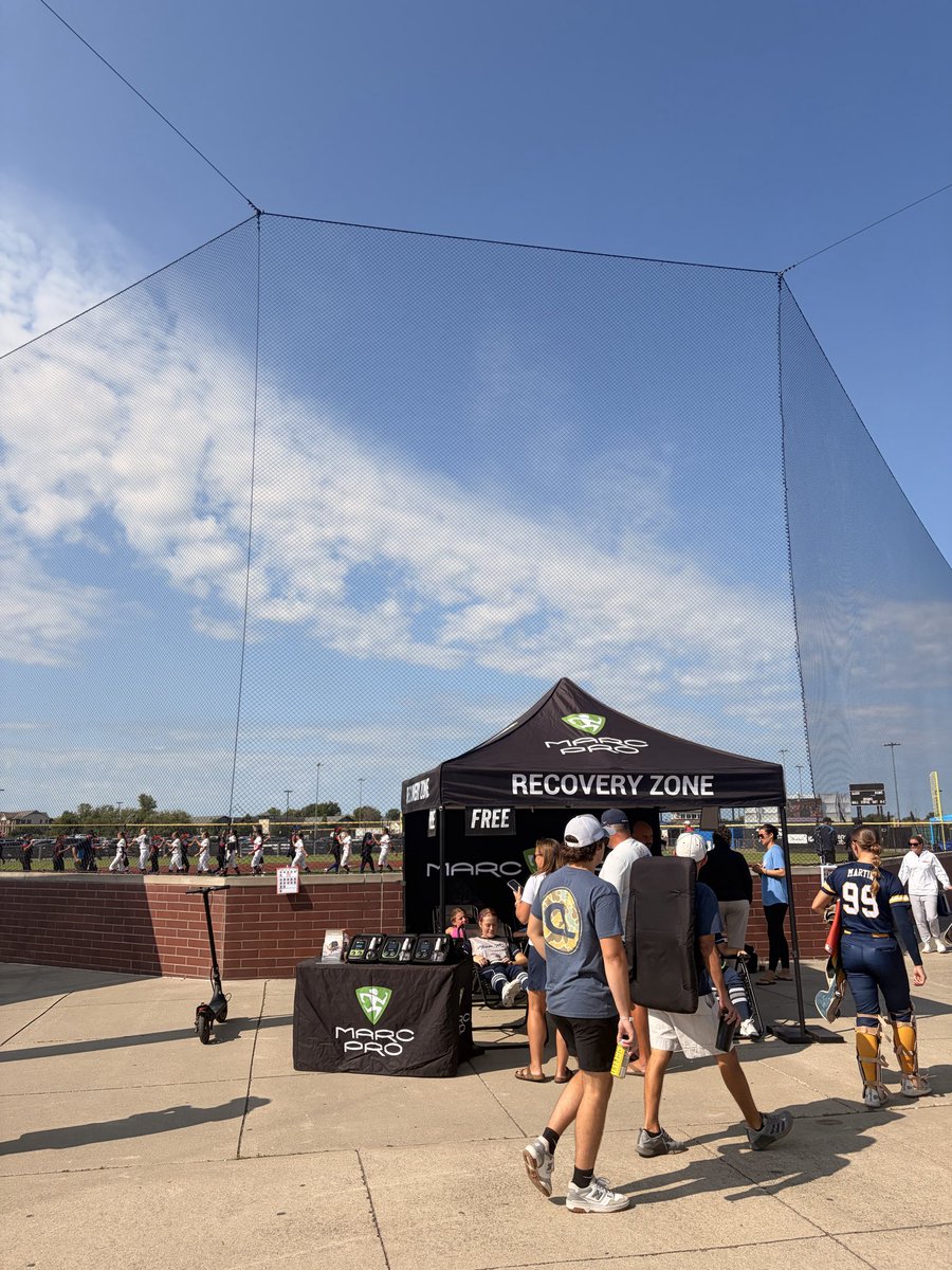 coachevar's tweet photo. Great weather at @thealliancefp today! Catch me at Grand Park all day!🥎🔥 https://t.co/fOX3xLKE7A