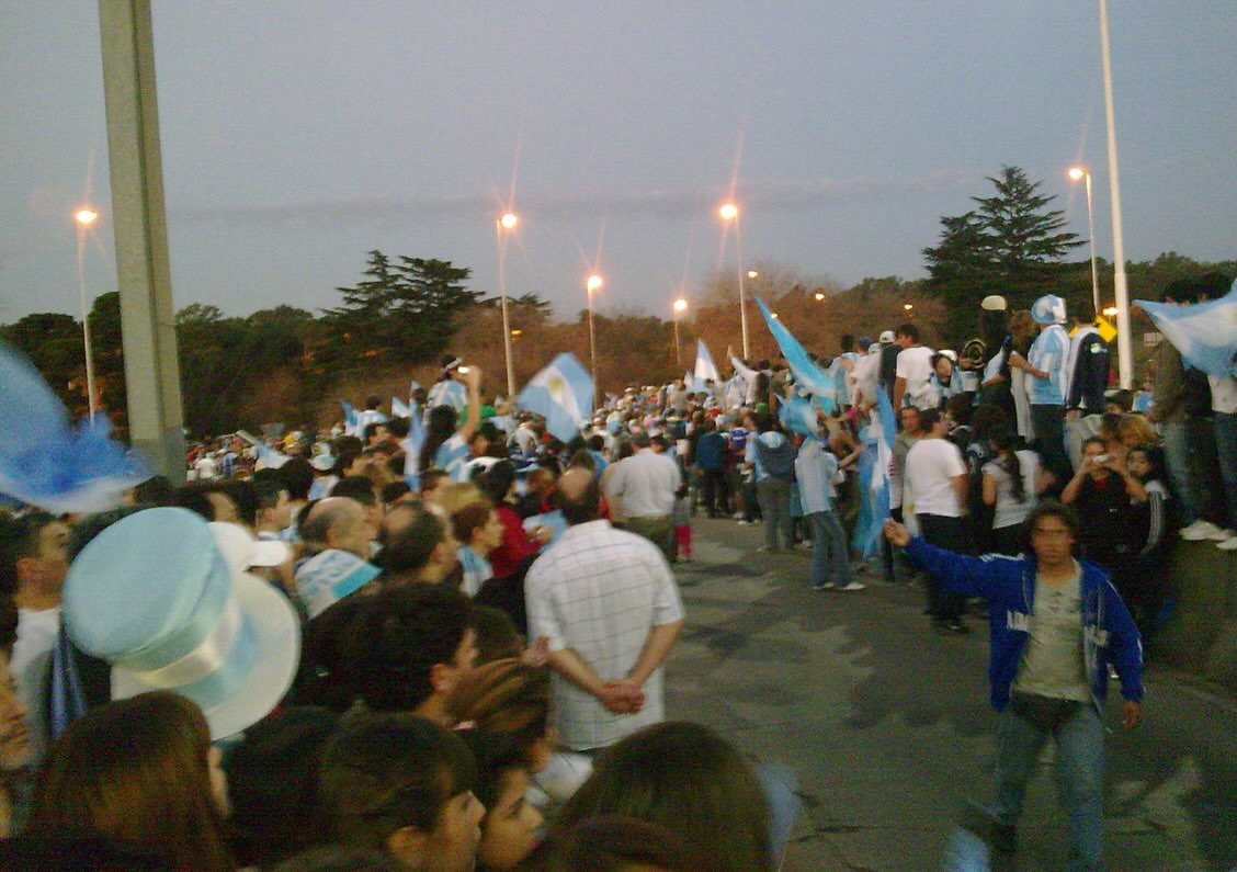 sozirv's tweet photo. Buenos Aires, 2010 .
Photos taken with a Nokia camera. https://t.co/yKRhxzMmWU