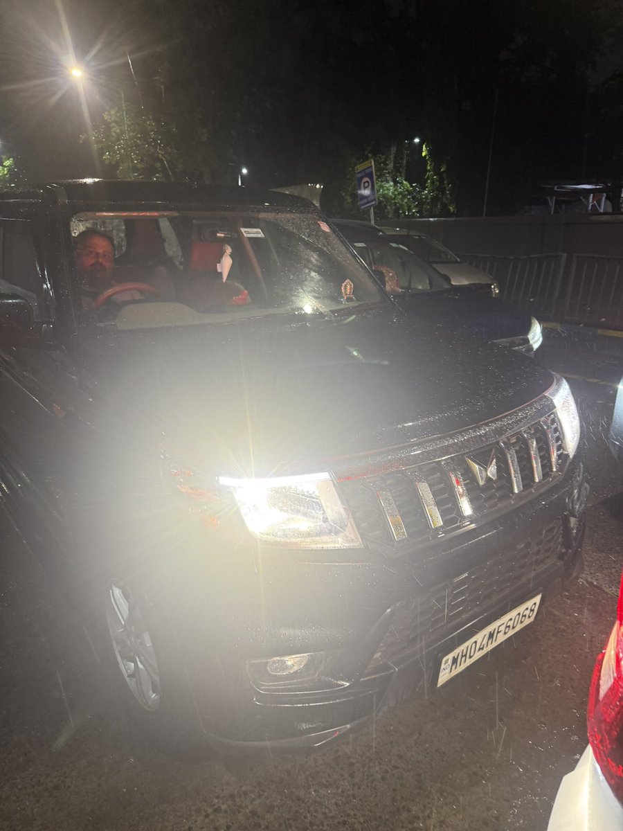 BhideAdwait's tweet photo. @ThaneCityPolice Wrong side driving and creating traffic. Issue challan https://t.co/IQrLphNrlP