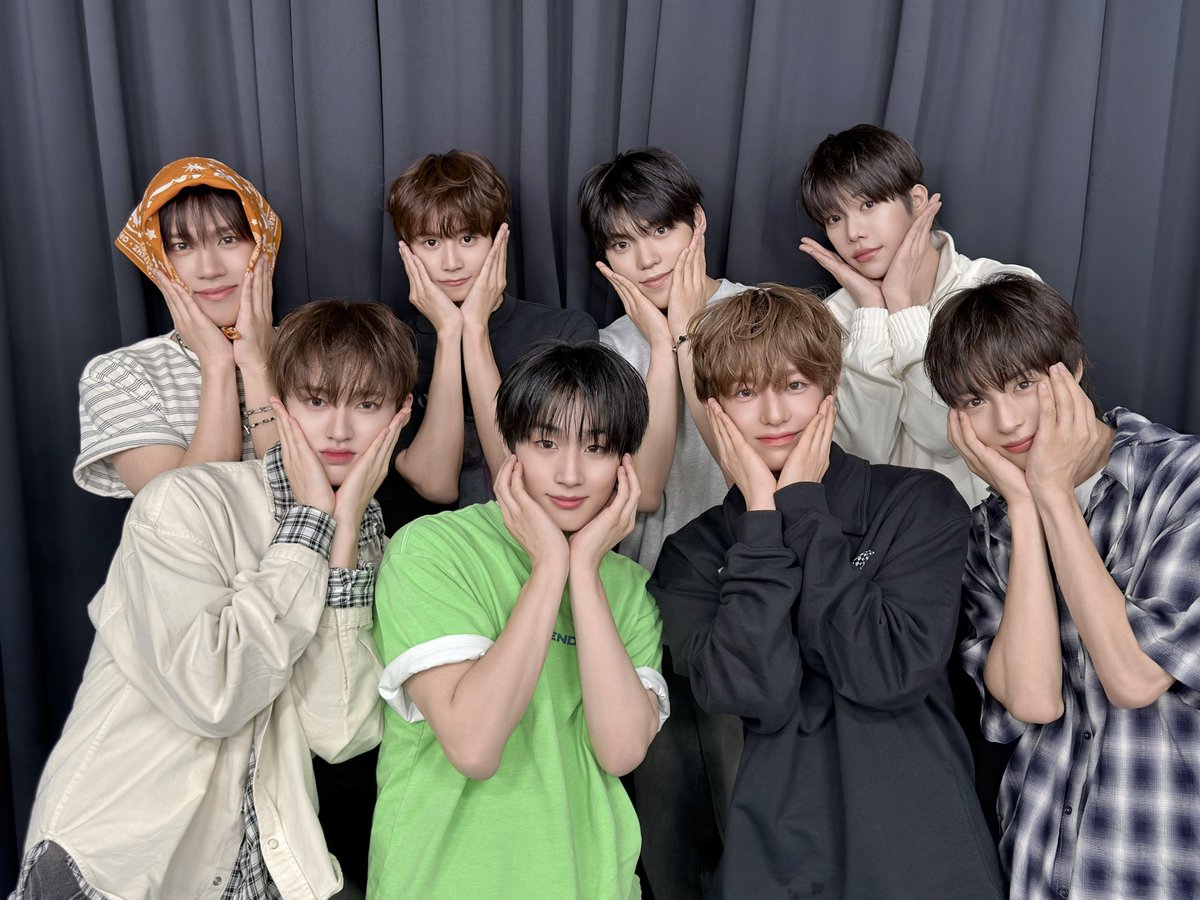 yuhz_official's tweet photo. [📸]

@ 260722 YUHZ 1st Single Album [Orange Record] 발매 기념 팬사인회

#YUHZ #유어즈
#Orange_Record #RushRush https://t.co/vSCORx9sxC