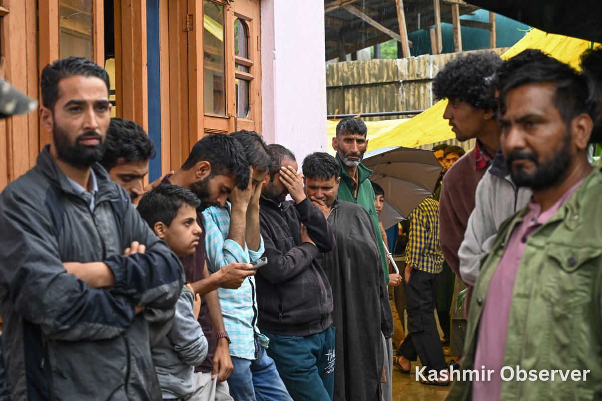 kashmirobserver's tweet photo. In Photos |Heartbreaking scenes unfolded at the residence of Head Constable Ashiq Hussain Qureshi, who was killed after terrorists opened fire on a police party at Lal Chowk, Anantnag, on Wednesday. Family members, relatives and neighbours gathered to mourn the loss, as emotional scenes reflected the profound grief left behind by the attack.

KO Photos by Abid Bhat