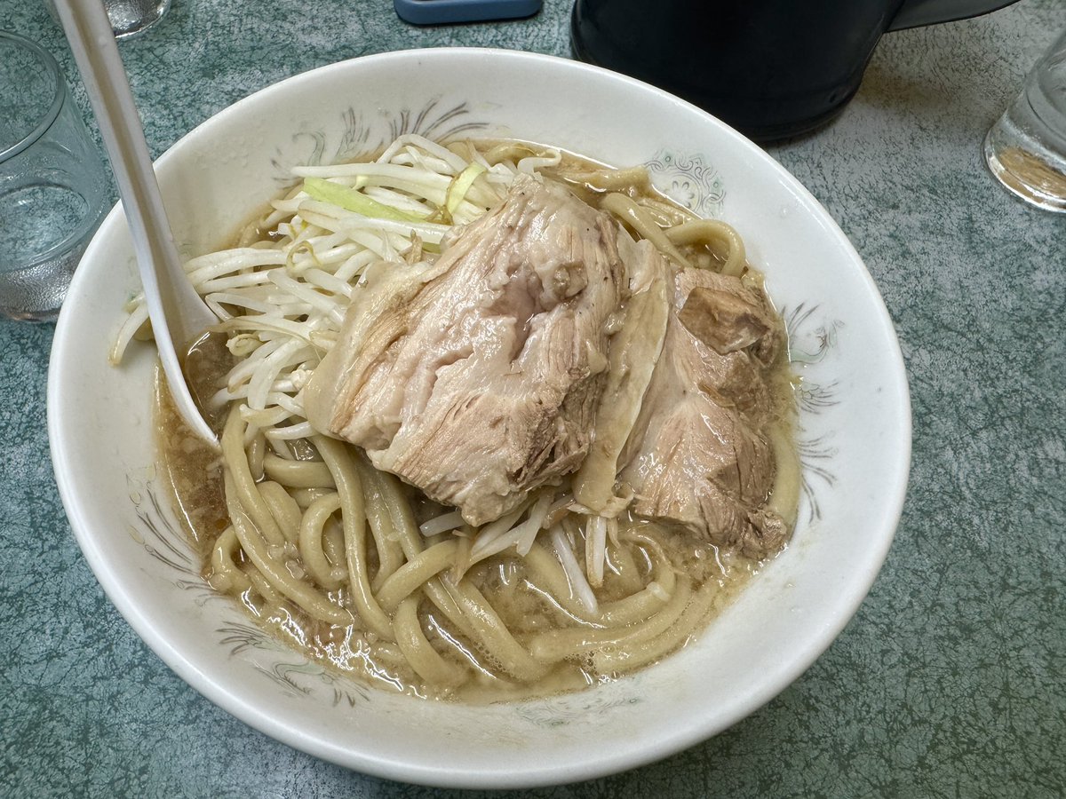hello_KT_07's tweet photo. ラーメン二郎小滝橋
Zircoサウナで大汗かいたおかげでラーメン分チャラになって神 https://t.co/655W8ei7Ry