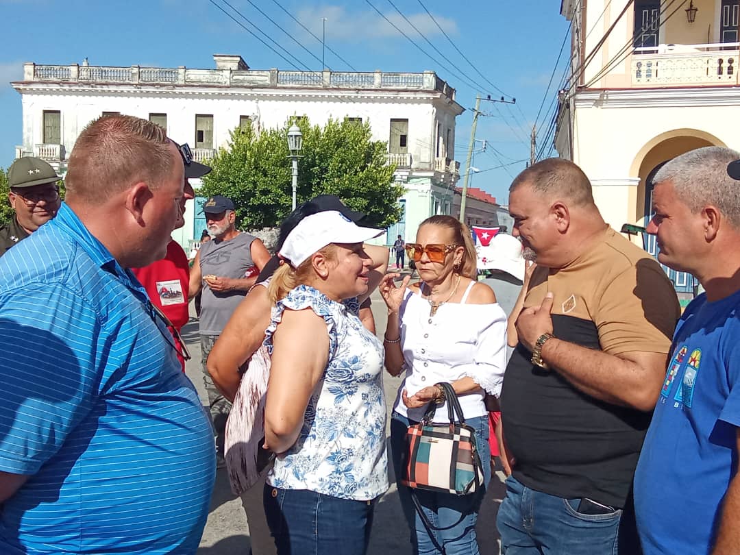 portal_villa's tweet photo. Por la feria agropecuaria inició este miércoles su recorrido por Remedios, la miembro del Comité Central del Partido y su primera secretaria en #VillaClaraConTodos Susely Morfa González. En la Octava Villa, municipio destacado en la emulación por el 26 de julio. https://t.co/kluJPy1FJZ