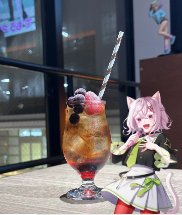 ZakanaZakana18's tweet photo. POP UP HiVE’s コラボドリンク&amp;フード(第1部)

◎伐霧のいあ
ジン&amp;カットレモン(アルコール)

◎猫坂りお
フルーツティー&amp;イチゴ(ノンアル)

◎振音こはる
ピーチジュース&amp;マンゴー(ノンアル)

☆メンバーの好きなフードをご提供
チョコのプチパフェ、クッキーのプチパフェ、フライドポテト
#ぽぷはぶ https://t.co/agkNOSLrNo
