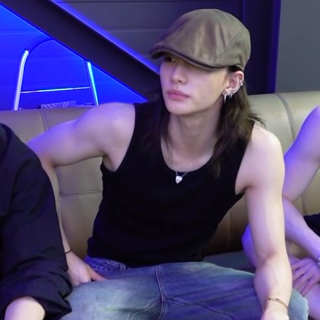 ArisuNines's tweet photo. ridiculously attractive https://t.co/e1xIoStZjy
