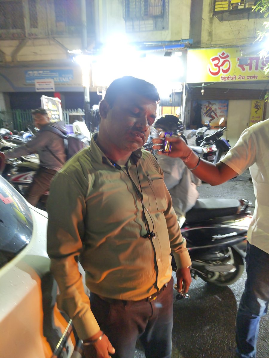 pknp1712's tweet photo. The driver of vehicle MH42AX3019 was allegedly under the influence of alcohol and had stopped his vehicle in the middle of the road, obstructing traffic. When questioned, he abused and threatened us. Kindly take strict legal action as per law. @PuneCityPolice @PuneCityTraffic https://t.co/Tr90qJ79T2