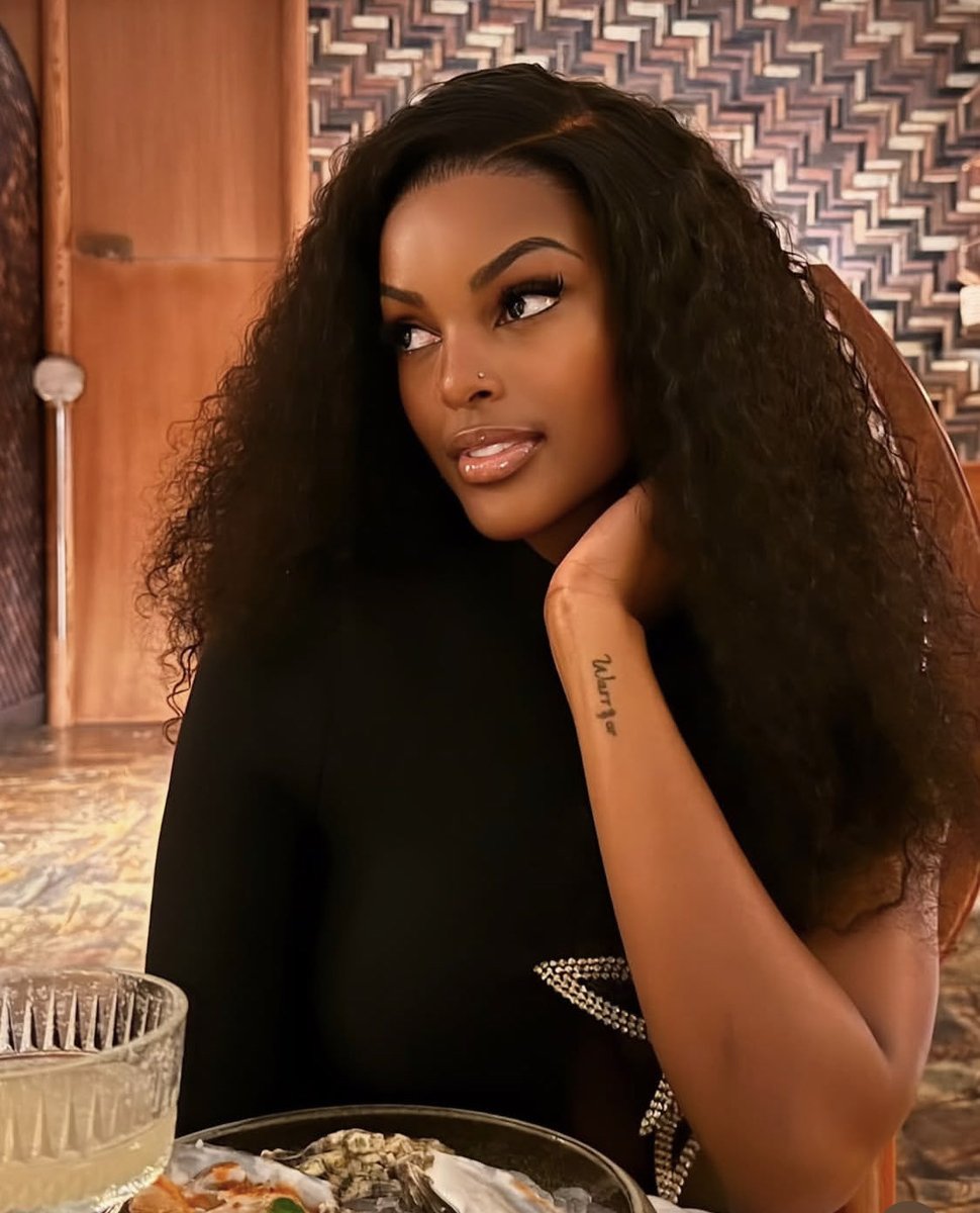 IceQueen79c's tweet photo. Show me a full blooded black American woman that looks like this 
I’m waiting https://t.co/QWl2Fkvaeu