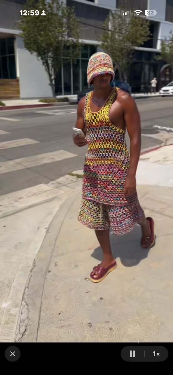 beemangage's tweet photo. When I tell u im obsessed with this crochet clothing idea fab https://t.co/qqKKffT8Au