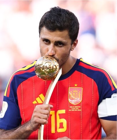 theMadridZone's tweet photo. 🚨 NEW: Real Madrid CEO Jose Angel Sanchez and Head Scout Juni Calafat are taking CHARGE of Rodri signing. @Rodra10_97 https://t.co/iioMKHVMdl