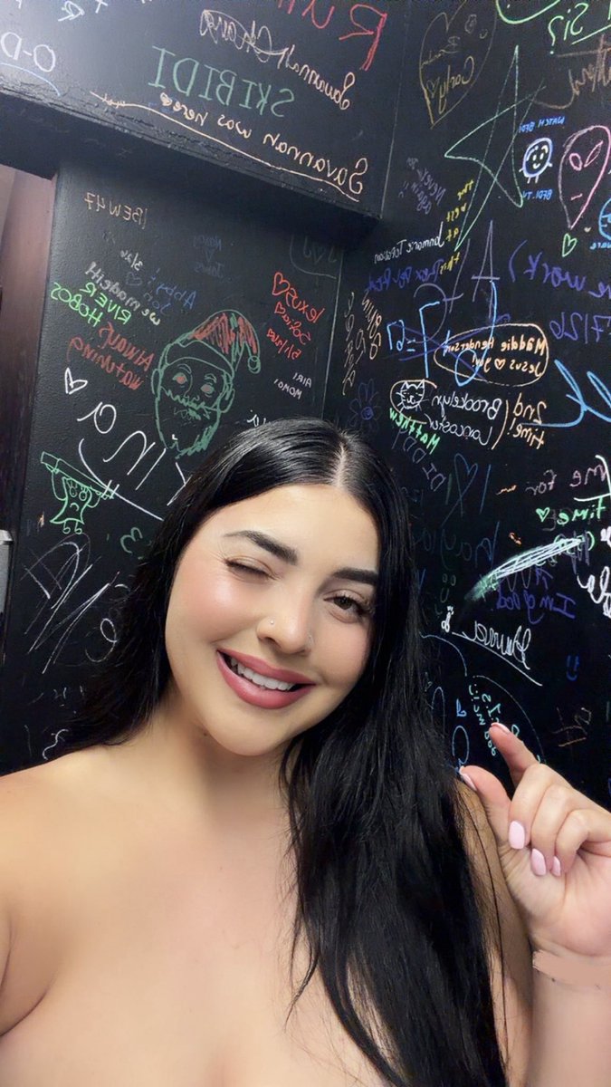 Obey4Mari's tweet photo. You love it when I laugh at your little shrimp and humiliate you 🤭 
You’re so desperate for my attention that you celebrate me laughing at your insecurities. That’s how low your bar is. https://t.co/GCQhTU03Fi