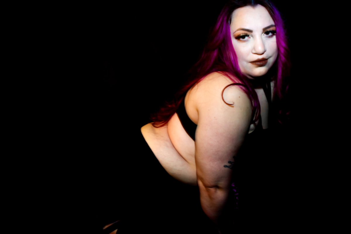 juiccybabie_'s tweet photo. Sweet Harmony 💜 

#milf #curvymilf #thickmilf #thickthighs #thick #curvy #curves #booty https://t.co/5EqBIluaYH
