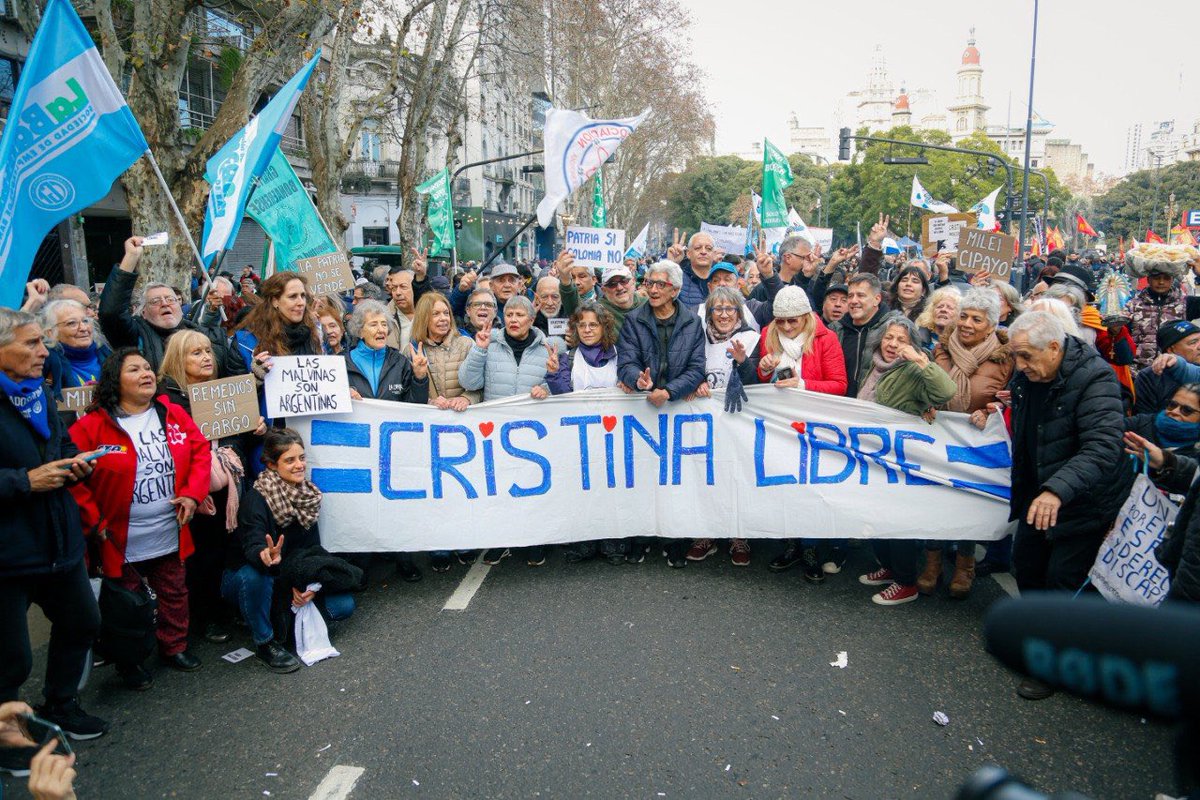 lucampora's tweet photo. Está la campaña antiargentina de afuera y la de Milei: contra los jubilados, contra los estudiantes, contra los trabajadores, contra las mujeres, contra los discapacitados.

Hoy con los jubilados y jubiladas que marchan todos los miércoles contra el ajuste de este gobierno miserable.
