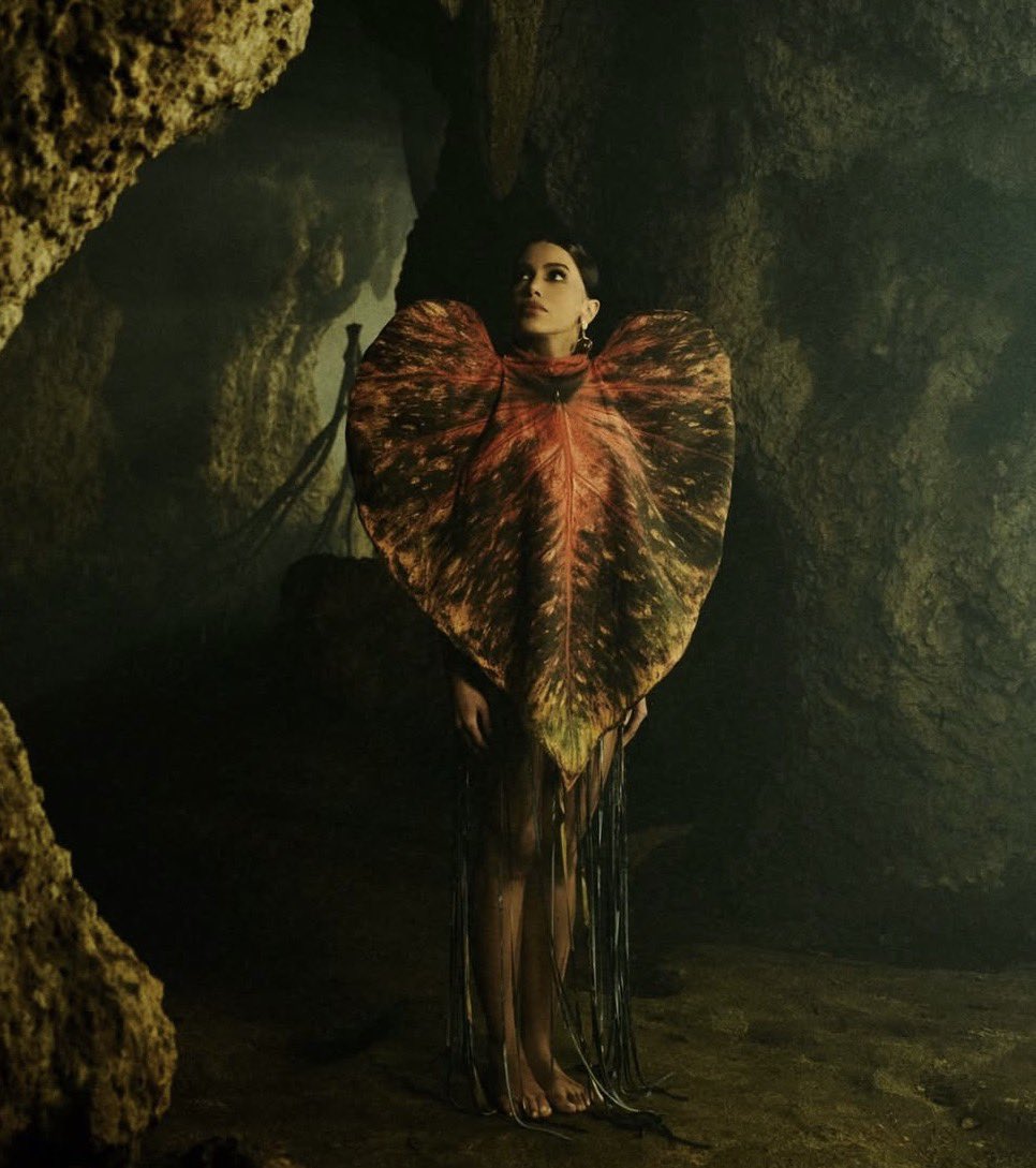 fonteanittabr's tweet photo. MEU DEUS! Anitta para os visuais de “OKE” do álbum “EQUILIBRIVM II”. https://t.co/5tcgx5IKmO