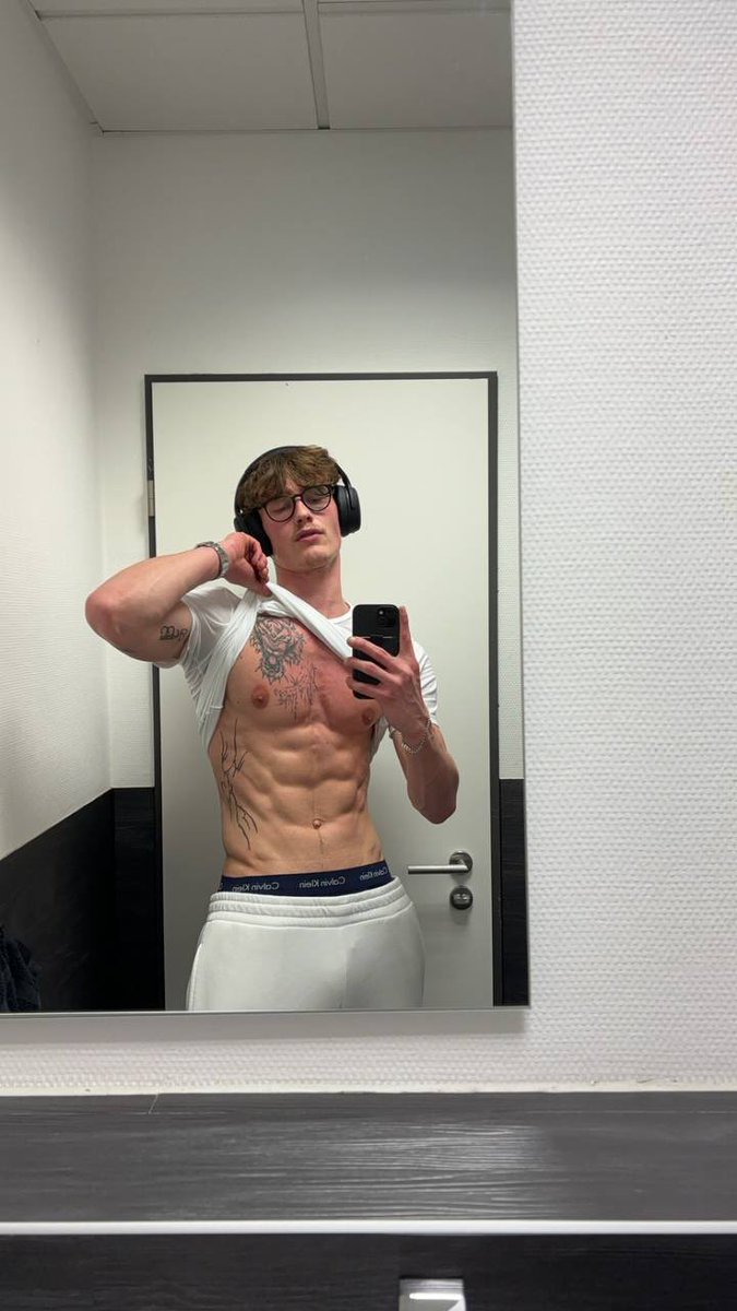 fredrickleroy's tweet photo. Thank you for the likes and comments I love you all ❤️🌝 https://t.co/ojRM1OtXwB