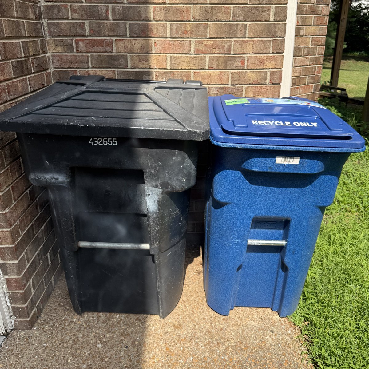 myknash's tweet photo. Full Flavor &amp; Lite #TRASHDAY https://t.co/LHtFeYOI73