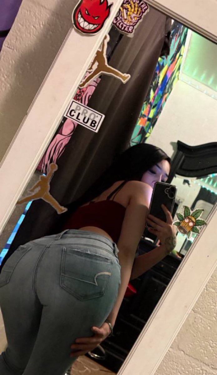 ItsJustEmilyy_'s tweet photo. I need a male bestieee😭, I want to talkk https://t.co/5W70FJkfRc