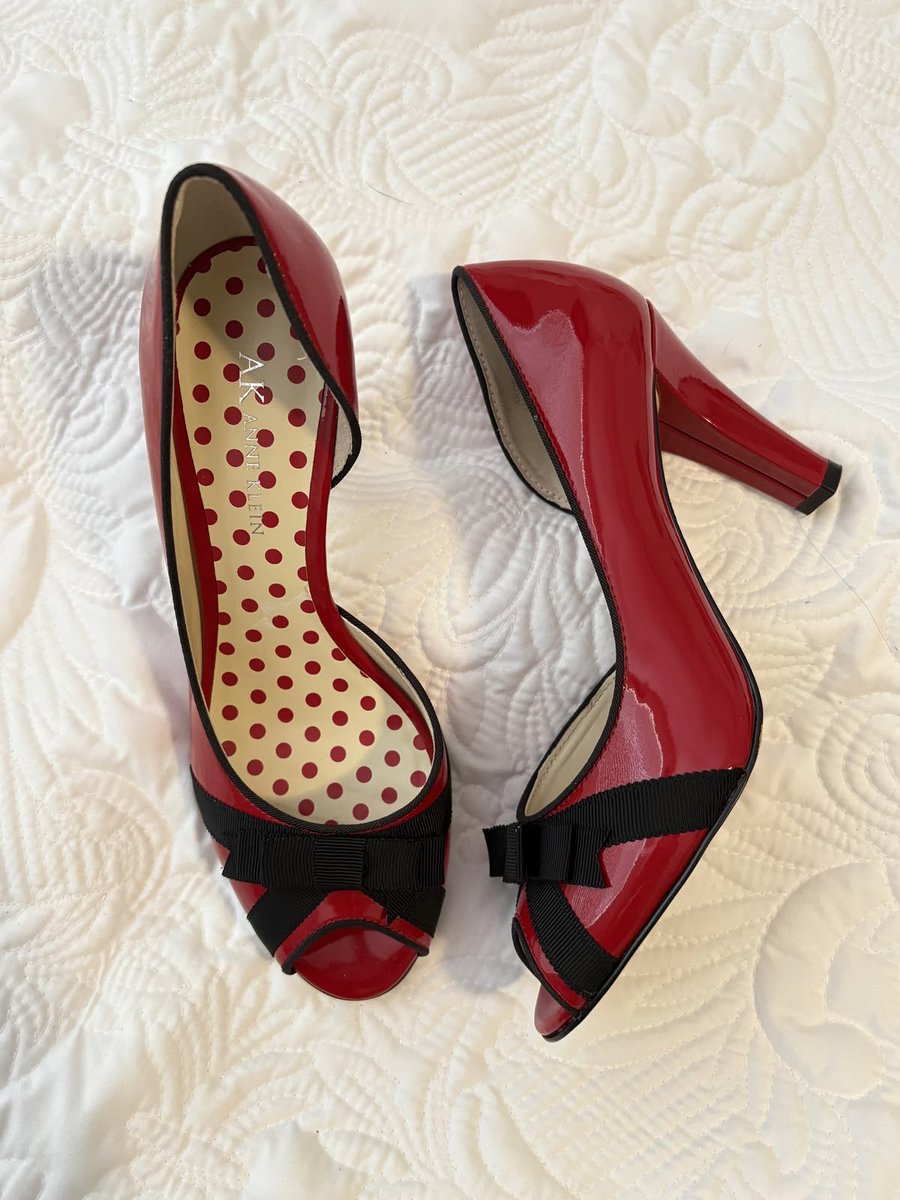 h0neyndmilk's tweet photo. the cutest pairs of heels https://t.co/3BW9loGXh7