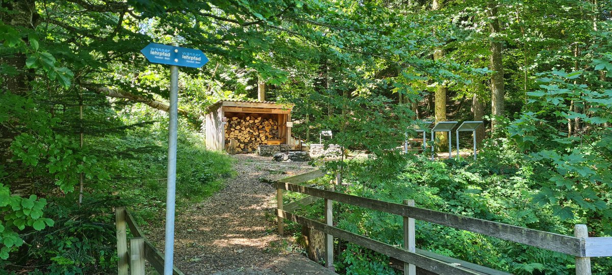 GeorgKegel's tweet photo. Heute war ich auch an diesem Grillplatz vorbei spaziert mit Hund (wie vor 8 Jahren). #Wasserlehrpfad #Trinkwasser, #WiedieZeitvergeht. #Ruhe https://t.co/6g8oR6H06l