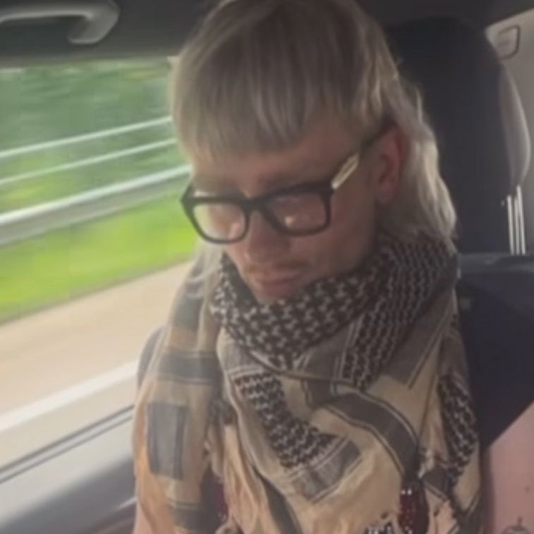 mistyjoost's tweet photo. lesbian mother of 5 joost, you will always be famous https://t.co/I702rBfSfb