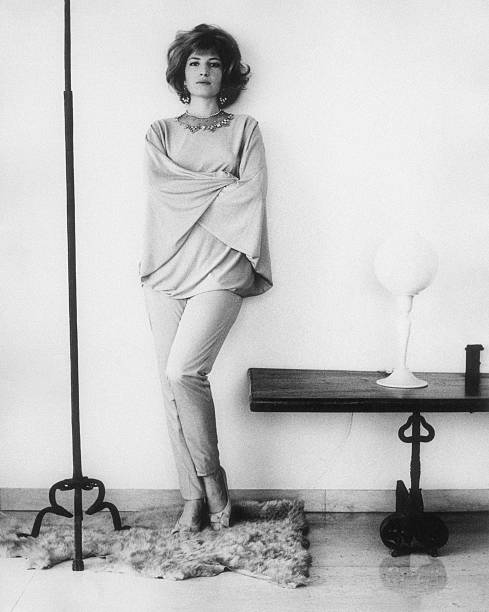 VLouca1971's tweet photo. Monica Vitti, 1962. Photos by Marisa Rastellini https://t.co/dfBNFxglmj