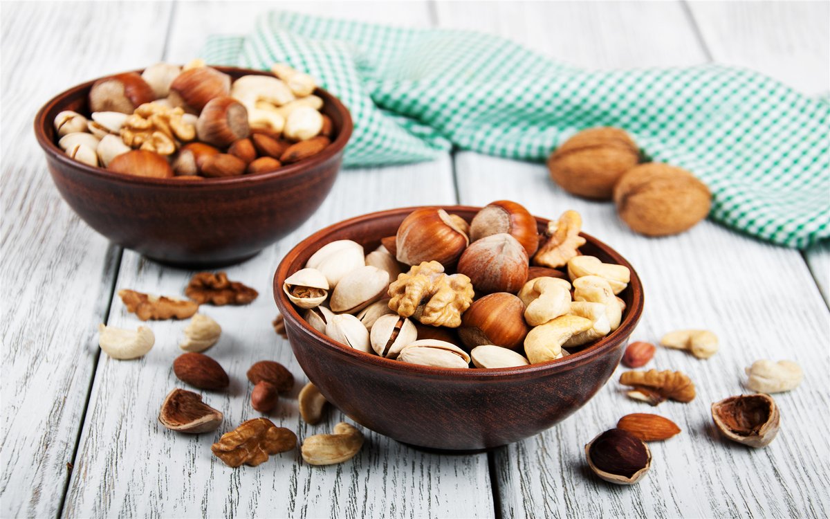 XAL2IvdI4vMZYm5's tweet photo. Struggling with low energy Swap one sugary snack for a handful of nuts today—steady fuel, fewer crashes, and easy wins for your daily health. https://t.co/1VcYEO0NHa