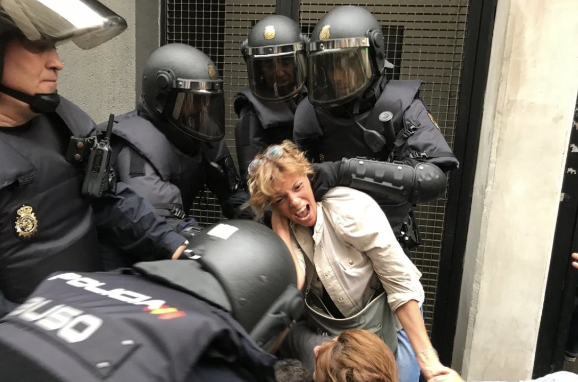 jogco's tweet photo. @AlegreTurluron Esto sí es amor español!! https://t.co/RIpKfNCLYp