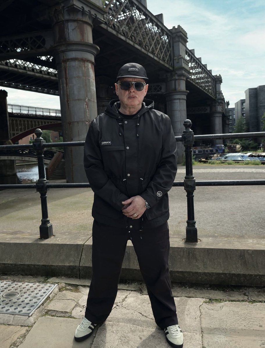 officialswr's tweet photo. Shaun Ryder and Kermit for adidas SPZL x END
Black Grape photographed by Jamil GS
Adidas SPZL x END. launched on Friday 17th July at all END. stores & https://t.co/3xrzHKf6Dd
#BlackGrape #AdidasSPZL #ENDClothing https://t.co/3rQH1B7tye