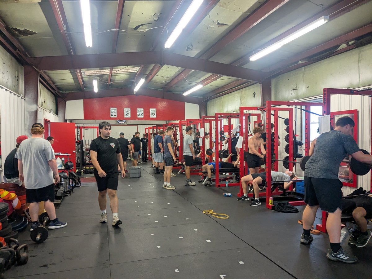 Testerman25's tweet photo. Great day again this morning! 42 strong! Finish up the summer program tomorrow. #OwnYour11th https://t.co/UA5X8kXAXl