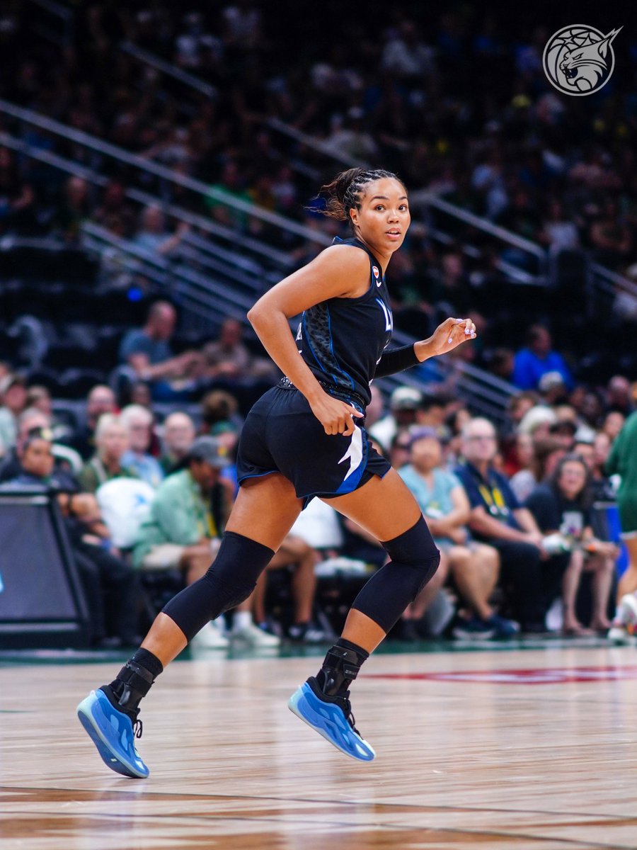 minnesotalynx's tweet photo. 17 PTS IN 16 MIN. 👑 https://t.co/YdrwFUxHPB