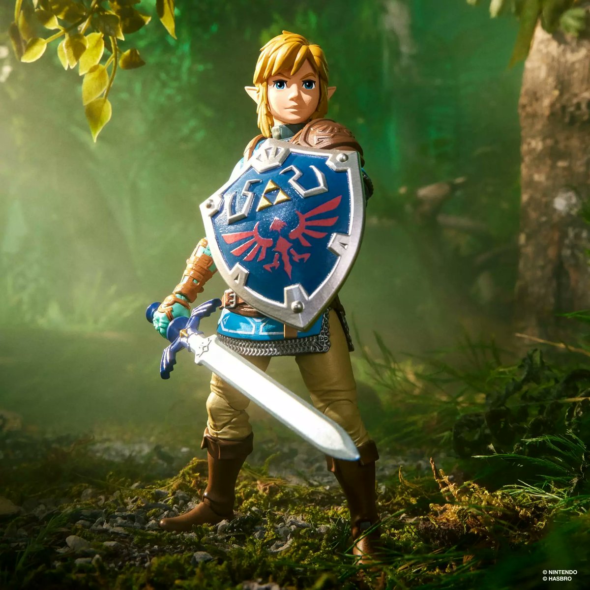 ZeldaAnecdotes's tweet photo. Voici donc les figurine Zelda de Hasbro !

Link, Zelda et Ganondorf dans leur design de Tears of the Kingdom.

➡️ Figurines articulées de 15cm (19 pour Ganondorf) avec différents accessoires 
➡️ 32.99€ pour Link et Zelda 44.99€ pour Ganondorf
➡️ Les précommandes démarrent dans quelques heures
➡️ Les figurines seront expédiées le 17 mars 2027