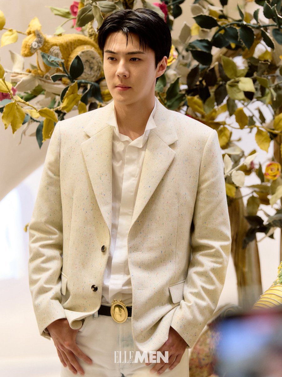 ElleMenThailand's tweet photo. ลุคเจ้าชาย! หนุ่ม Sehun EXO ในโททัลลุคจาก Dior ร่วมเฉลิมฉลองการเปิดบูติกโฉมใหม่ ณ สยามพารากอน พร้อมสะกดทุกสายตาด้วยสไตล์อันเรียบหรูและคาแรกเตอร์อันโดดเด่นที่สะท้อนจิตวิญญาณของเมซงได้อย่างลงตัว

#ELLEMENMoment 
#Dior
#SEHUN https://t.co/honxPTmocI