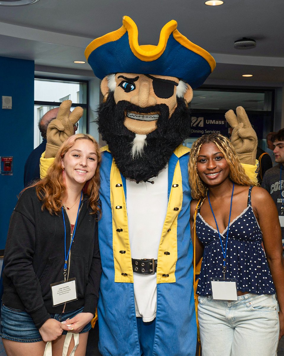 UMassD's tweet photo. Summer orientation scenes!📸 Can't wait to welcome our future Corsairs back to campus this fall! https://t.co/R64l8223XY