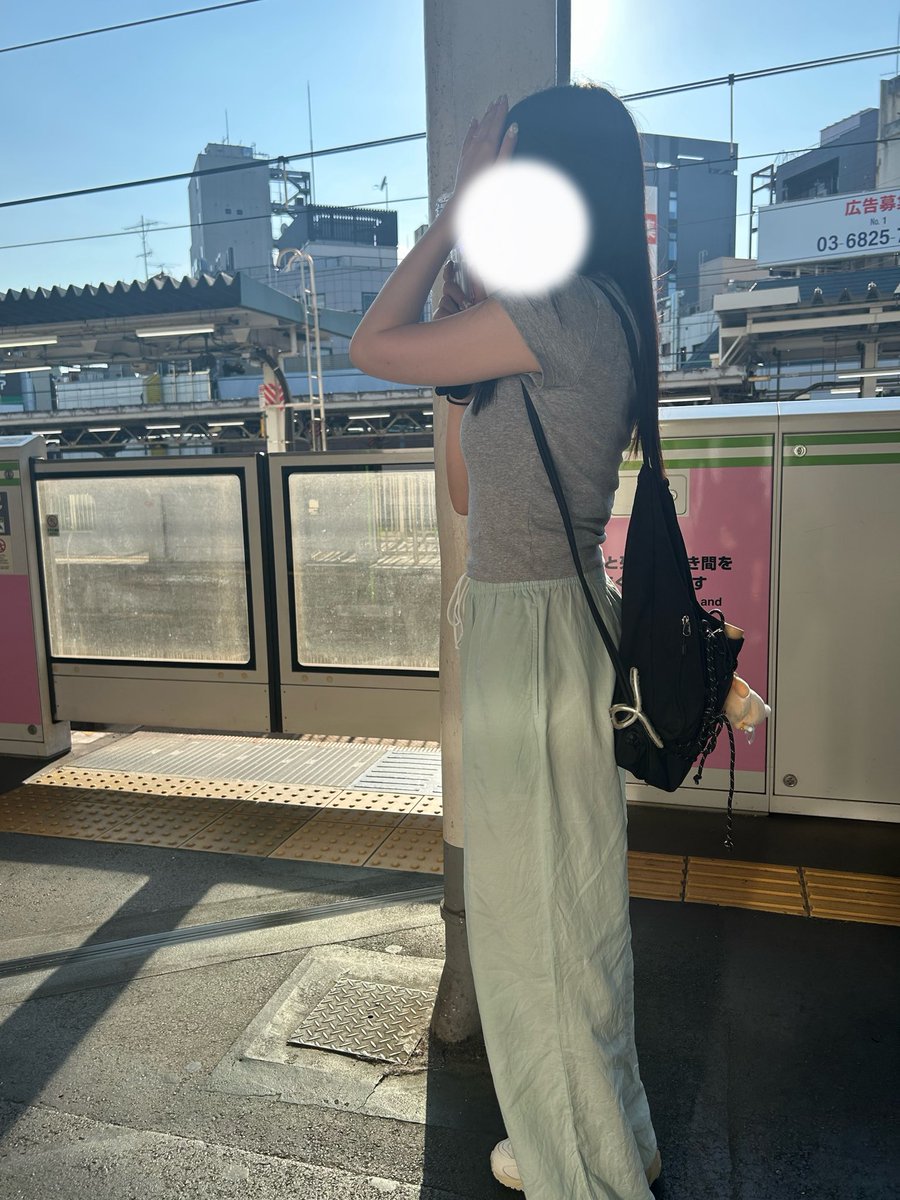 chaaaa_38's tweet photo. この前ミニT着たんだけど首詰まってて似合ってない説あるよね…？？
脂肪があるからっていうのもあるんだろうけど、骨格なんだ？？？ https://t.co/RepyKBtTTK