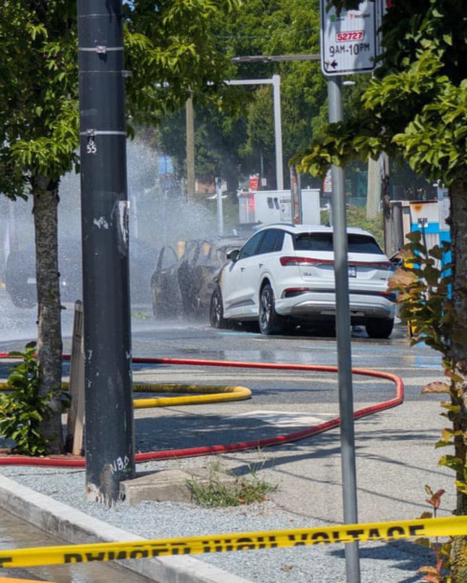 IAFF18's tweet photo. Photos from an EV fire last week.

When an EV battery goes into thermal runaway, it's not like putting out a car fire in the traditional sense. Here's why:

🧵 1/5 https://t.co/C3bnxWZI7J