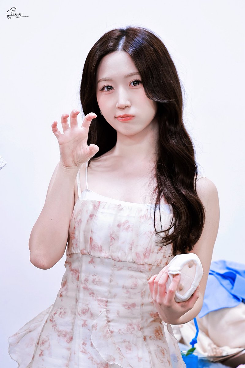mogo0mogo's tweet photo. ★ 260719 NMIXX ヘウォン 着用

🏷️ SINCETHEN

Fairy ruffle long dress

🔗 https://t.co/N31kIZBj8V

#NMIXX #ヘウォン #엔믹스 #HAEWON #SINCETHEN #NMIXX_outfit https://t.co/GN9bFiTZpO