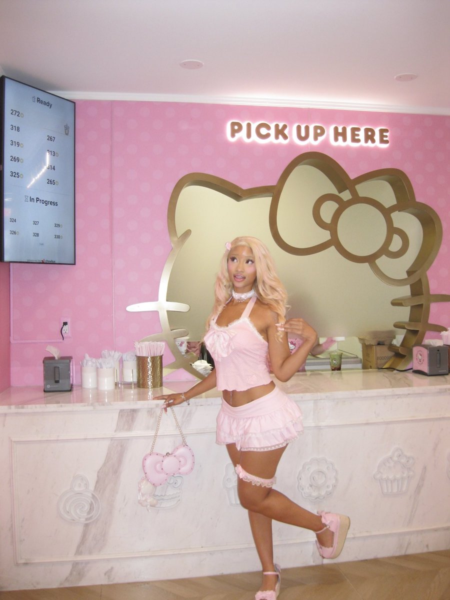 pinkgyaru's tweet photo. kitty kiss  ෆ 🎀 ⁺˳ https://t.co/yiymw6GshD