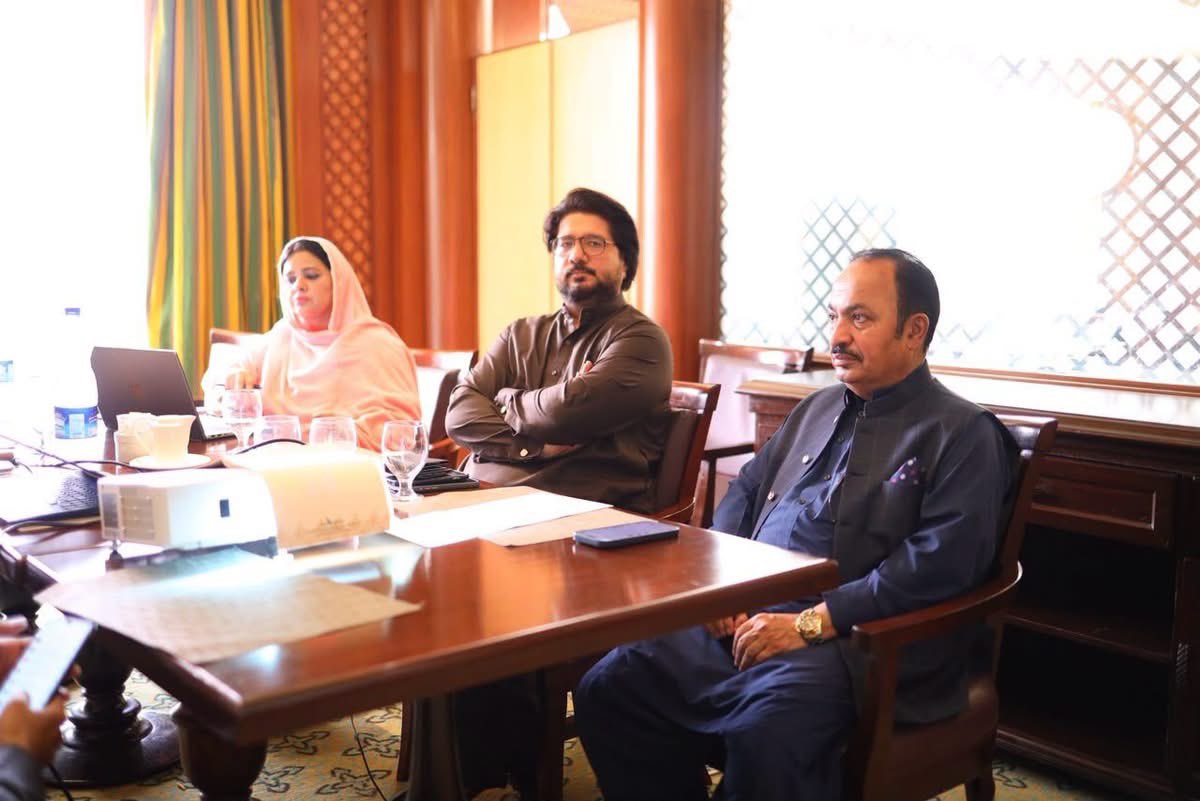 Mahezz's tweet photo. Participated in a follow-up meeting organized by TDEA with fellow minority parliamentarians to discuss the challenges facing religious minorities in Sindh and explore practical policy solutions.

Joined by Dr. Sham Sunder Advani, Deputy Speaker Anthony Naveed, MPA Aneel Kumar Ratnani, and the TDEA team. I stressed the need for implementation, accountability, and stronger representation to ensure minority rights are protected.

#MaheshKumarHasija #MinorityRights #Sindh #TDEA