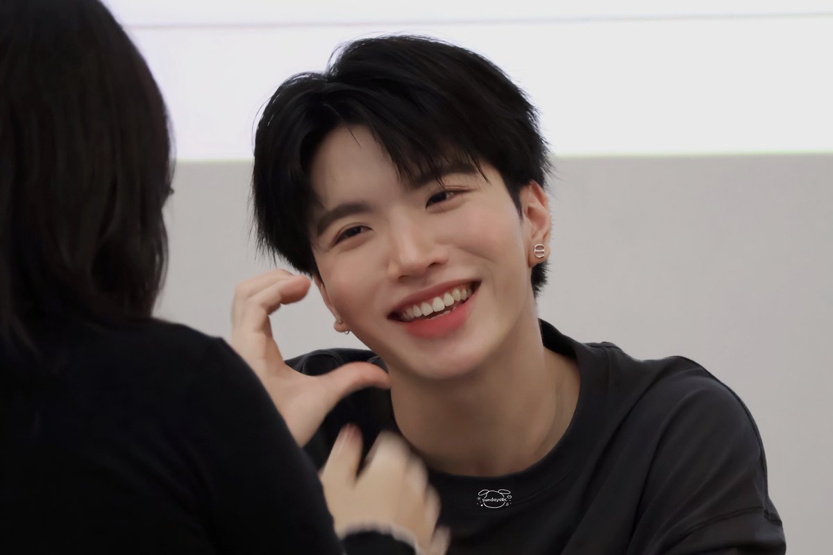 sundayabc's tweet photo. ม๊าหมี่ๆๆๆๆ

SEAKEEN IN SYNC FANSIGN
#INSYNCxSeaKeen
#keenkeno https://t.co/VgvV36NH2R