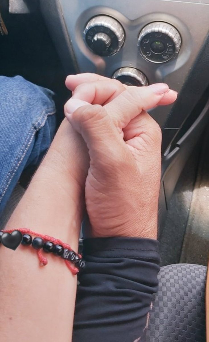 MerydRodriguez's tweet photo. En tus abrazos encontré paz, en tu mirada descubrí esperanza y en tu amor hallé la felicidad que siempre soñé. No importa cuánto tiempo pase mientras tú estés a mi lado, siempre tendré una razón para sonreír.
Te amo mi camanansudo hermoso https://t.co/B6wJXAKoW9