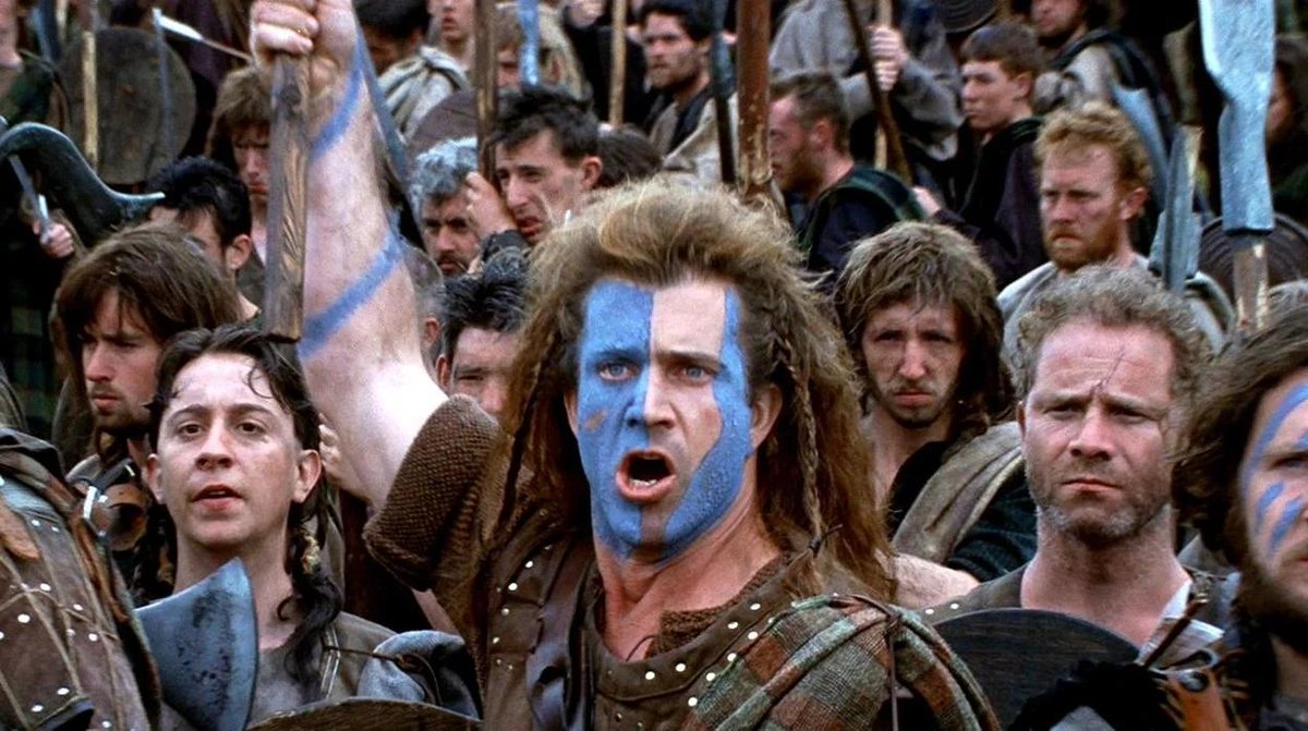 elbarroquista's tweet photo. Parece que hay gente que quiere meter presión para que Mel Gibson haga una versión "históricamente rigurosa" de la Odisea.

Mel Gibson, que es el señor que en Braveheart:

- Viste a escoceses medievales con kilt (que se invento siglos más tarde). Supongo que para que sepamos que son escoceses y no nos confundamos.

- Les pinta la cara de azul, como si fuesen hinchas de los Rangers.

- Finge que William Wallace, noble de nacimiento, era un campesino porque mola más para la historia. Lo representa defendiendo libertades y enfrentado a los nobles mientras que fue un conservador que quería mantener los privilegios nobiliarios que él mismo tenía.

- Le pone en la mano una claymore a dos manos que tampoco existía en esa época.

- Le imputa a Wallace actos que fueron de Andrew de Moray.

- Enrolla a William con Isabel de Francia, aunque en el momento de la ejecución de Wallace ella tenía 9 años y no había pisado Gran Bretaña en su vida.

- Se pasa por el forro el papel de Robert the Bruce como protagonista de las guerras de independencia de Escocia para que no le haga sombra a Wallace.

- Introduce en la película uno de los bulos más absurdos e insistentes sobre la Edad Media: el "derecho de pernada". También se esfuerza en que los escoceses parezcan hippies salidos de un festival de música celta.

- Devalúa por completo las Batalla de Stirling y Falkirk y las cuenta de forma totalmente inventada.

- Se carga a Eduardo I "Longshanks" al mismo tiempo que a Wallace, aunque el rey inglés murió unos años más tarde, aparte de convertirlo en un sanguinario obsesivo, cuando no existe ningún indicio de ello.

Claramente, un ejemplo de "rigor histórico".