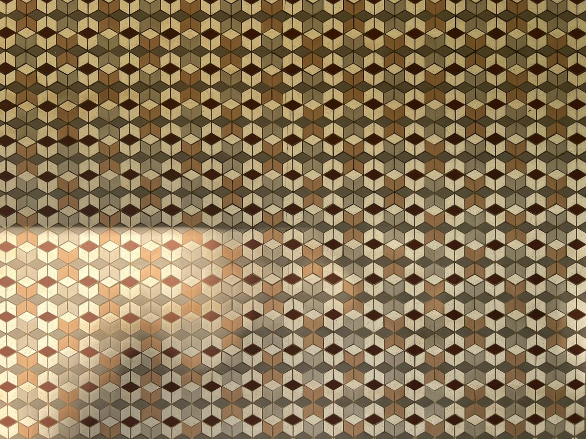 gmoult's tweet photo. midcentury patterns in youngstown https://t.co/mQGhaJfkHT