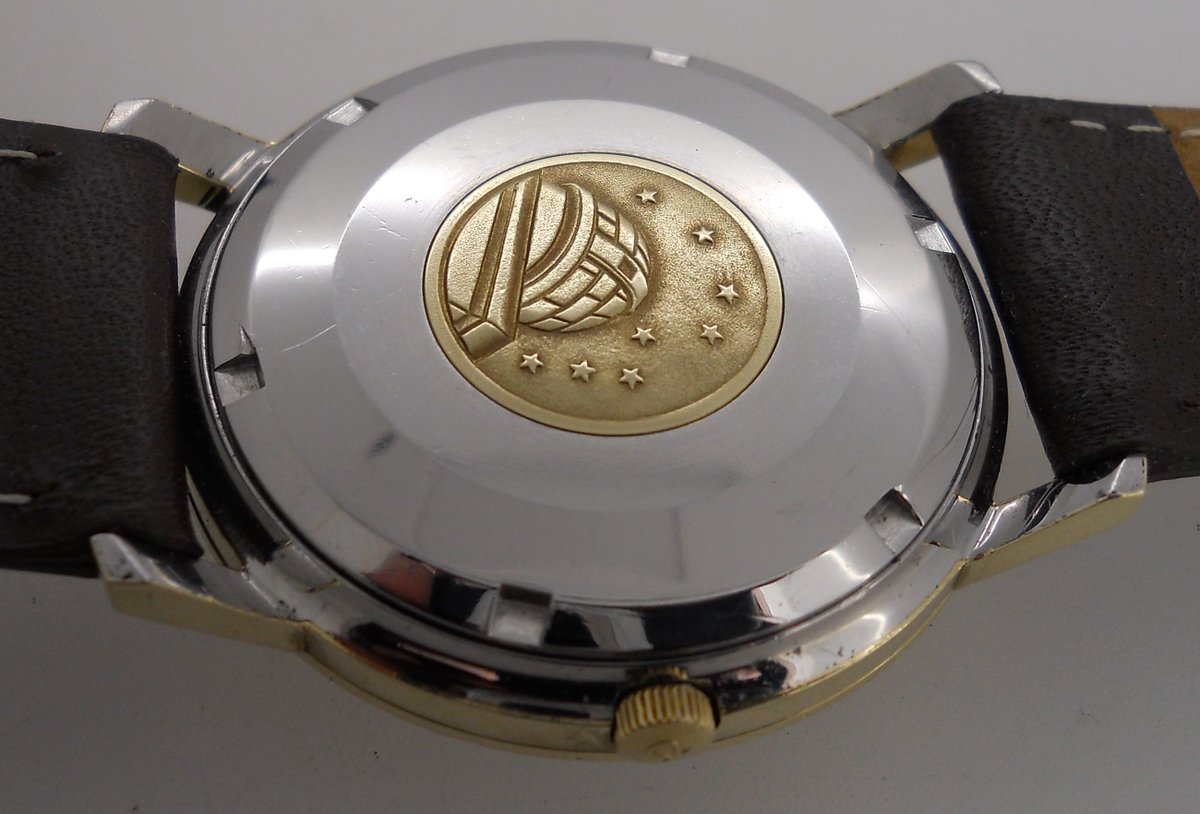 tdogswatches's tweet photo. The gold medallion on vintage Omega Constellations https://t.co/hrROQhdWio