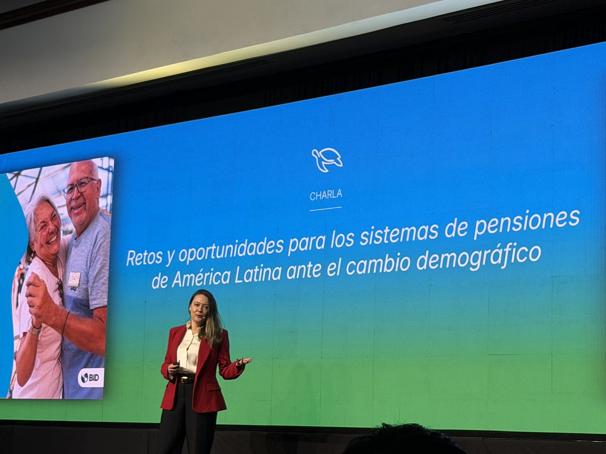 SoyJerome__'s tweet photo. Tuve el honor de ser invitada al Congreso de la Federación Internacional de Administradoras de Pensiones, que se celebra en Costa Rica. 🇨🇷

Serán dos días de mucho aprendizaje en materia pensional y de previsión para el futuro.

Seguimos #NoConMiAhorro. https://t.co/sVLAftkiSc