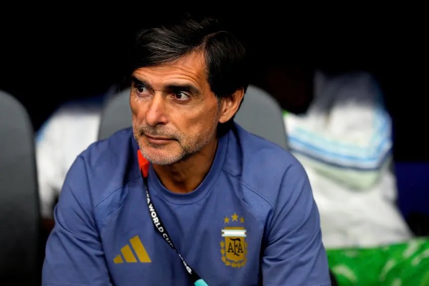 postunited's tweet photo. 🚨🗣️ AYALA: "SI VEO A DANI OLMO, LE PEDIRÉ DISCULPAS EN PERSONA"

🤝 “Fue más un empujón que otra cosa. No fue un puñetazo como quieren decir”

😳 “Fue una reacción a un comentario” https://t.co/7n9XXHnY6M