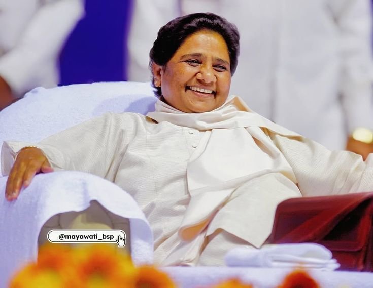 Voiceofpavan's tweet photo. मुझे फर्क नहीं पड़ता कि कौन क्या कह रहा है। मुझे मेरे नेतृत्व पर अटल विश्वास है। हमारे समाज की चिन्ता हमसे अधिक आदरणीया बहन जी को है। 

उनके निर्णय के विरुद्ध कभी नहीं जा सकता। आदरणीया बहन जी हमेशा समाज का हित चाहती हैं। बहुजन समाज ही उनके लिए परिवार है।। @Mayawati @AnandAkash_BSP