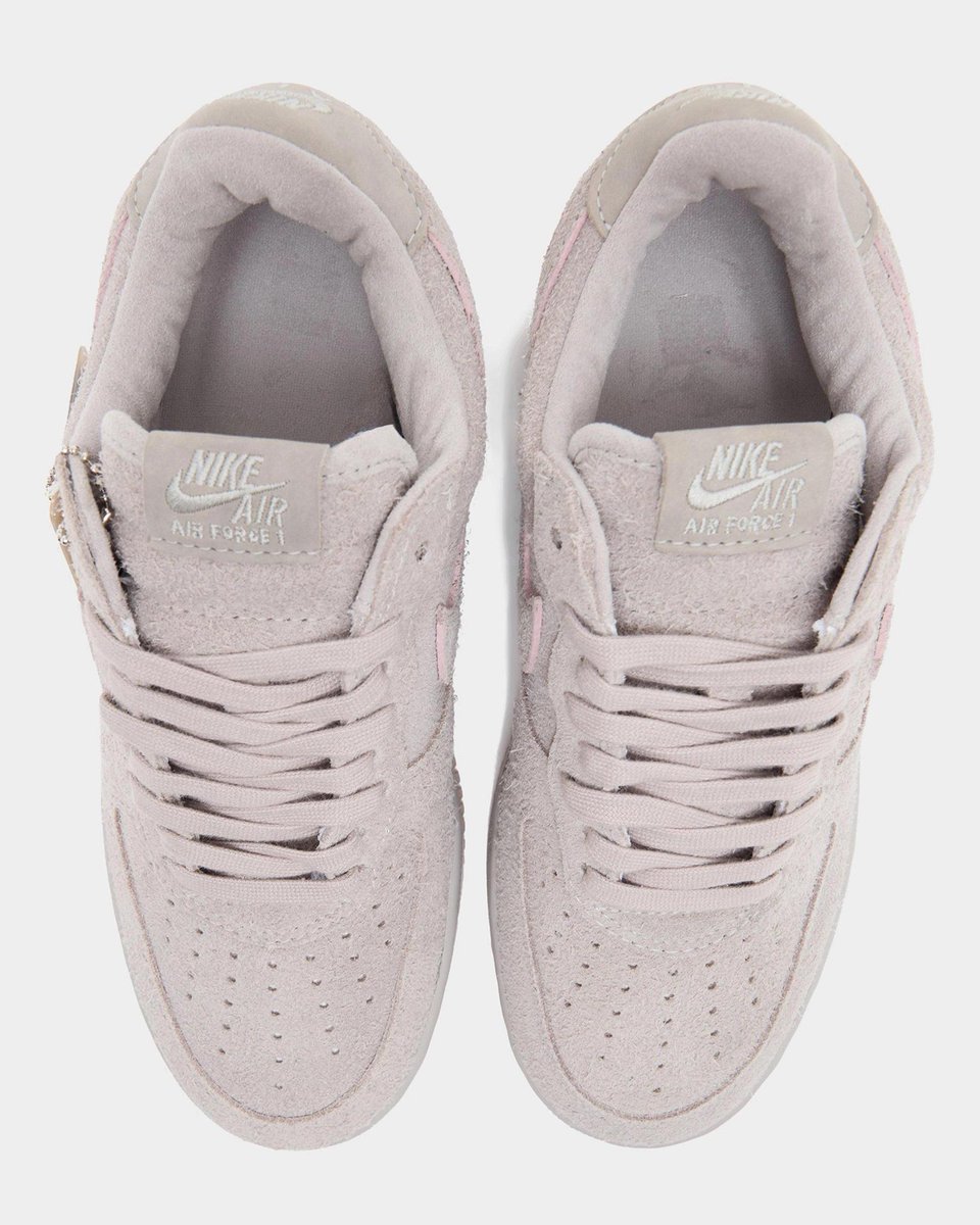 ModernNotoriety's tweet photo. Nike Air Force 1 "NYC Subway Rat" 🐀

🗓️ Holiday 2026
🏷️ $150

Comes with MetroCard-inspired hangtag https://t.co/6Ymv8CwovV