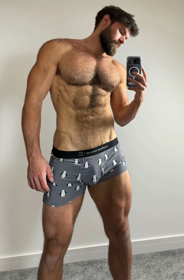 Alphachrisbay's tweet photo. Who’s my eager little sub ready to worship this hairy chest and body? 😈
#HairyDom #HairyAlpha #GayDom #HairyBearDom #SubForHairy #HairyWorship https://t.co/otMlIvxNlt