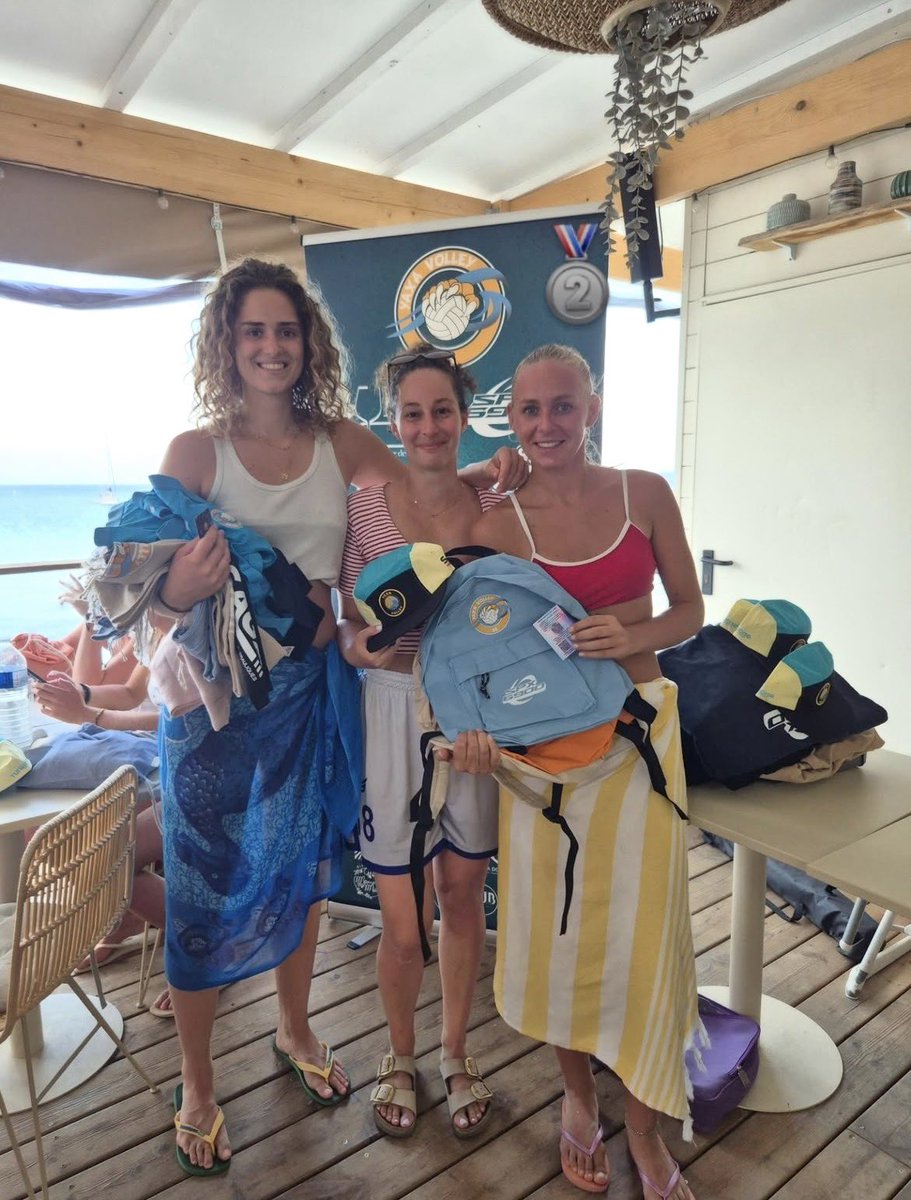 DaPonsy's tweet photo. Beach volleyball summer tournament update: 

The first "Cute Girl Only" tournament took place last weekend. Participation keeps growing, and the crowd continues to show up.

Players across the different events are leaving with SPX-branded goodies, while the top performers receive SPX gift cards. The organizer told me the gift cards have been well received, and players are genuinely curious about our initiative.

The infiltration is going well 💹🧲