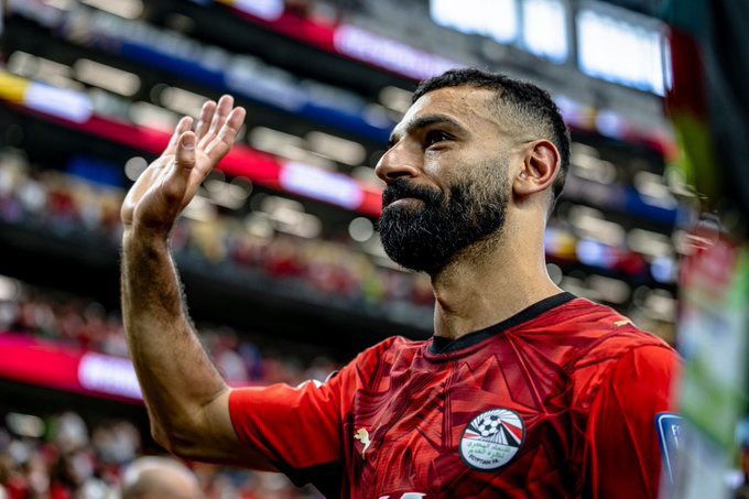 VisionHqqq's tweet photo. Iraola will be looking to replace Mohamed salah after the Egyptian's contract was ended a year early,
And Iraola has admitted that the wide areas are an obvious place that needs improvement.#LFC

There are obvious situations where we need to sign a Winger.
#trending
@SkySportsPL https://t.co/G5ernEiKGM