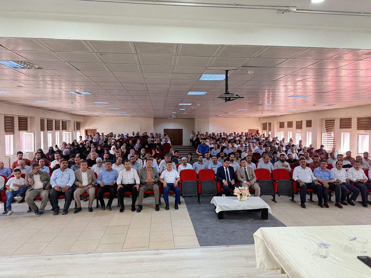 ErcisMuftuluk's tweet photo. Temmuz ayı mutat personel toplantısı, İl Müftümüz Dr. Mehmet Sırrı Şık’ın katılımıyla gerçekleştirildi.

İlçe Müftü Vekili Adem Özdemir’in açılış konuşmasıyla başlayan programda, yürütülen din hizmetleri ve güncel çalışmalar değerlendirildi. https://t.co/tGmg2YrCY1